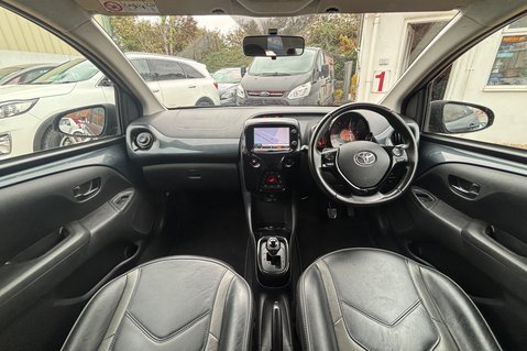 Toyota Aygo VVT-I X-CLUSIV 3.. AUTOMATIC.. FULL LEATHER.. SAT NAV.. REVERSING CAMERA.. 14