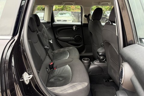 Mini Hatch COOPER D - £20 ROAD TAX - MEDIA XL -LED HEADLIGHTS -HIGH SPEC - NEW MOT 28