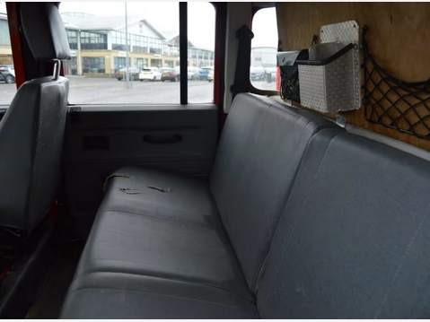 Land Rover Defender 130 CREW CAB TD5 11