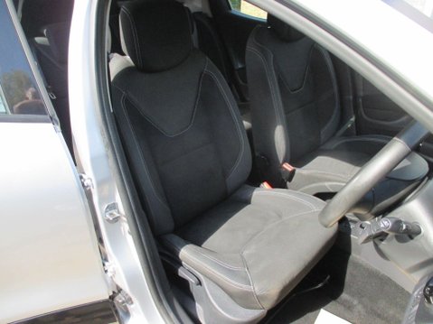 Renault Clio 0.9 TCe Play Euro 6 (s/s) 5dr 24