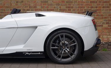 Lamborghini Gallardo LP 570-4 Performante Spyder 11