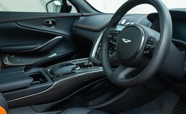 Aston Martin DBX 707 10
