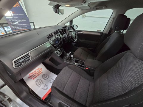 Volkswagen Touran 1.6 TDI BlueMotion Tech SE Euro 6 (s/s) 5dr 43