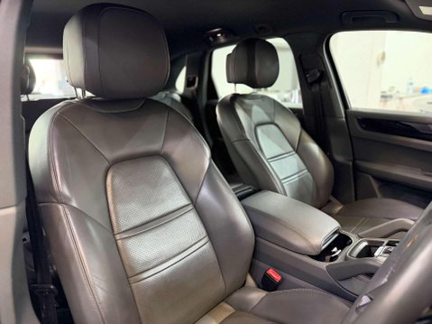 Porsche Cayenne 2.9T V6 S SUV 5dr Petrol TiptronicS 4WD Euro 6 (s/s) (440 ps) 28