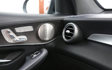 Mercedes-Benz GLC 300 DE 4Matic AMG Line Premium Plus - Full Mercedes Benz Service History 11
