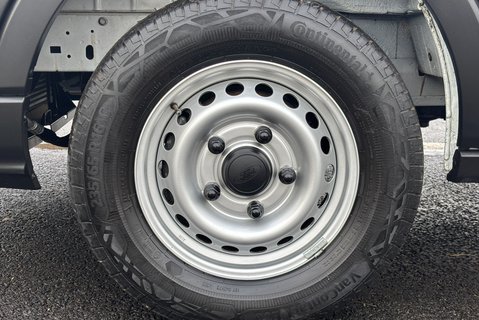 Ford Transit 350 Rwd L2 H2 130 ps Panel Van - Air Con / Rear Sensors 36