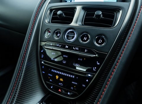 Aston Martin DBS Superleggera 19