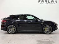 Porsche Cayenne 3.0 V6 E-Hybrid 14.1kWh Coupe 5dr Petrol Plug-in Hybrid TiptronicS 4WD Euro 16