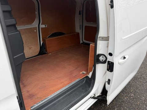 Volkswagen Caddy Maxi C20 TDI COMMERCE PRO 20