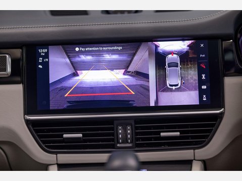 Porsche Cayenne 3.0 V6 E-Hybrid 17.9kWh Platinum Edition TiptronicS 4WD Euro 6 (s/s) 5dr (3 60
