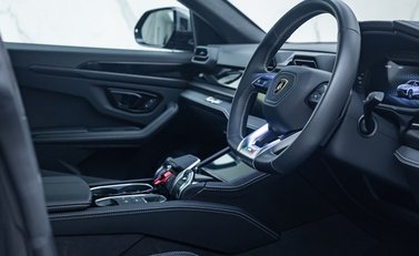 Lamborghini Urus SE 14