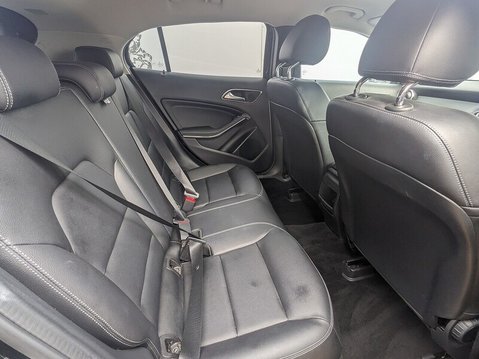 Mercedes-Benz GLA GLA200 SE 16