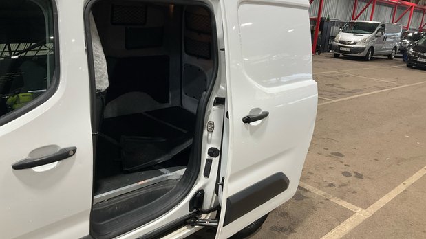 Citroen Berlingo SWB L1H1 Low Roof Enterprise Air Con Sensors Tow Bar EURO 6 8