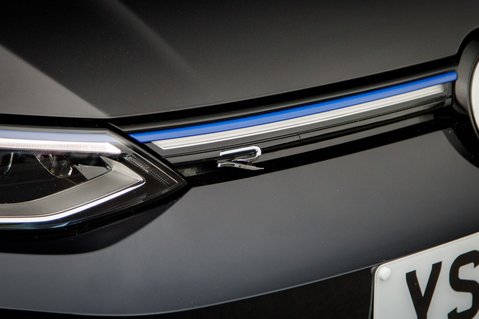 Volkswagen Golf R TSI 4MOTION DSG 11