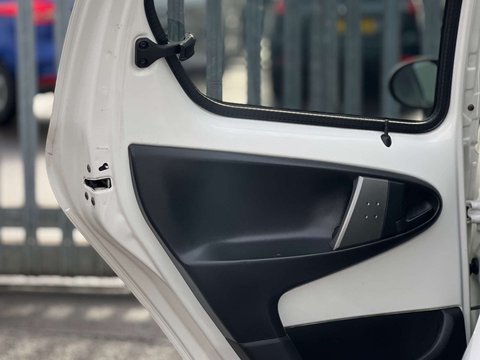 Toyota Aygo 1.0 Aygo Move with Style VVT-i 5dr 30