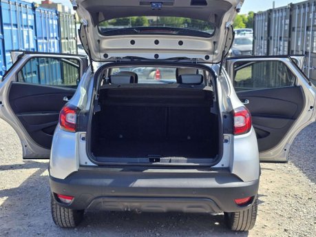Renault Captur 1.5 dCi ENERGY Iconic SUV 5dr Diesel EDC Euro 6 (s/s) (90 ps) 31