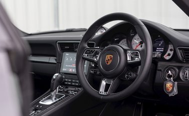 Porsche 911 (991.2) Turbo S 11