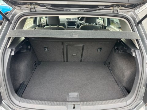 Volkswagen Golf SE NAVIGATION TSI BLUEMOTION TECHNOLOGY 50