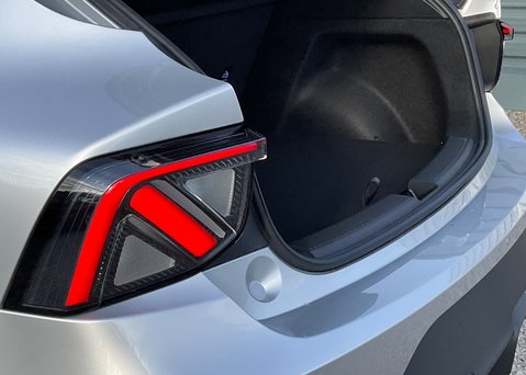 MG MG4 EV URBAN 53.9kWh PREMIUM LONG RANGE 10