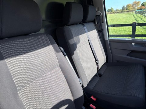 Volkswagen Transporter 2.0 TDI T30 Highline Panel Van 5dr Diesel DSG FWD LWB Euro 6 (s/s) (150 ps) 32