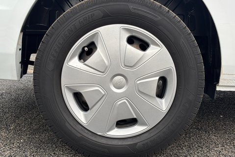 Ford Transit Custom 320 L1 Trend 130 ps Panel Van - Air Con / Twin Side Loading Doors 30