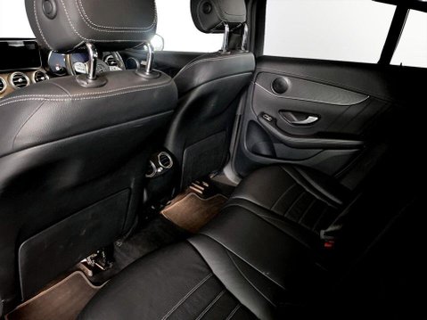 Mercedes-Benz GLC 2.0 GLC300d AMG Line (Premium) Coupe 5dr Diesel G-Tronic+ 4MATIC Euro 6 (s/ 19