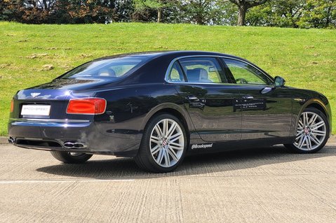 Bentley Flying Spur V8 4