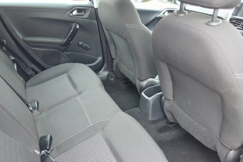 Peugeot 208 PURETECH ACTIVE.. 6 SERVICES.. 1 PREVIOUS KEEPER.. £20 ROAD TAX  25