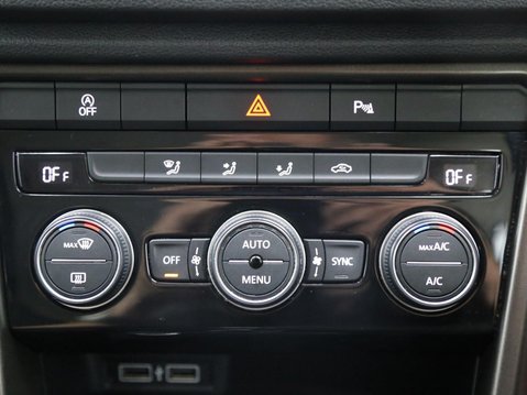 Volkswagen T-Roc 1.0 TSI SE Euro 6 (s/s) 5dr 17