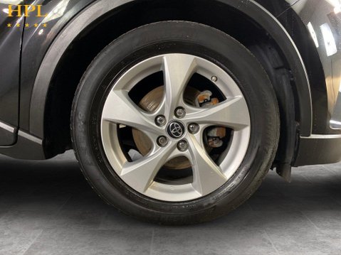 Toyota C-HR 1.8 VVT-h Icon SUV 5dr Petrol Hybrid CVT Euro 6 (s/s) (122 ps) 10