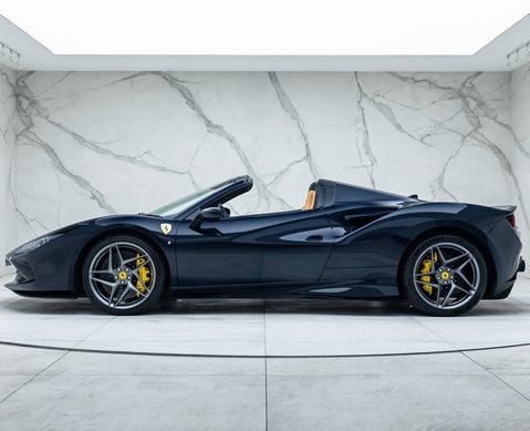 Ferrari F8 SPIDER 