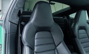 Porsche 911 Carrera GTS (992.2) 16