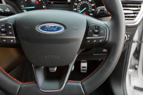 Ford Focus ST-LINE TDCI 13