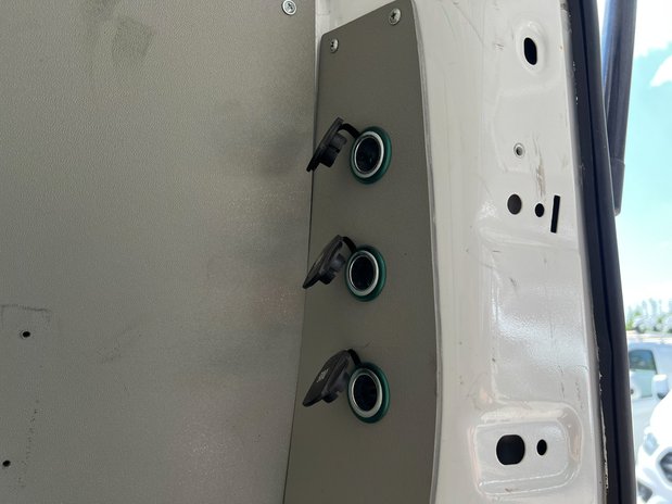Ford Transit Custom AUTO SWB L1H1 Low Roof Trend Air Con Sensors Tow Bar EURO 6 NO VAT 15