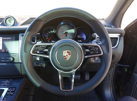 Porsche Macan GTS 24