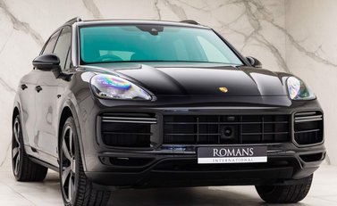 Porsche Cayenne TURBO S 2