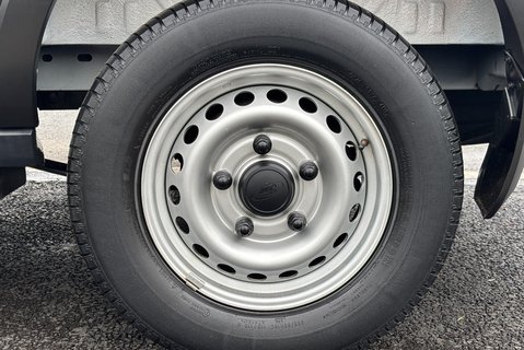 Ford Transit 330 L2 H2 Leader Panel Van - Air Con / F&R Sensors 28