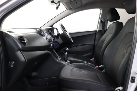 Hyundai i10 PREMIUM 40