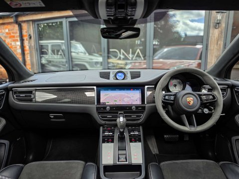 Porsche Macan 2.9 Macan GTS Semi-Auto 4WD 5dr 38