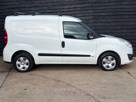 Vauxhall Combo 1.2 Combo 2000 L1H1 CDTi Sportive 32