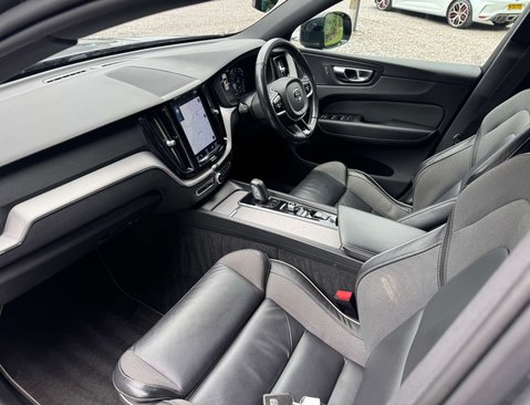 Volvo XC60 2.0 XC60 R-Design B5 MHEV Auto 5dr 36