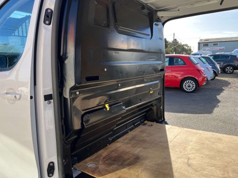 Peugeot Expert 1.5 Expert Asphalt Premium + L2 BlueHDi 40