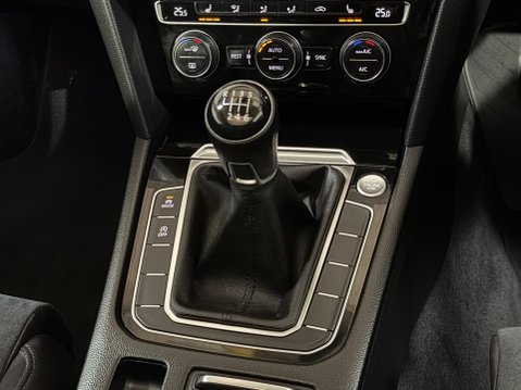 Volkswagen Passat GT TDI BLUEMOTION TECHNOLOGY 17