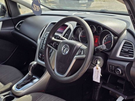 Vauxhall Astra 1.6 16v Exclusiv Hatchback 5dr Petrol Auto Euro 5 (115 ps) 54