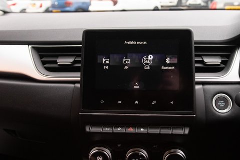 Renault Captur TECHNO E-TECH 26