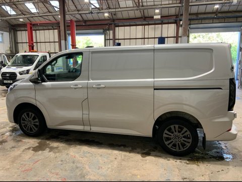 Ford Transit Custom 320 LIMITED L1H1 P/V ECOBOOST 11