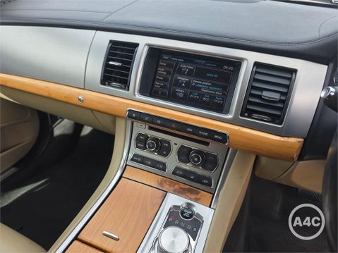 Jaguar XF 2.2d SE Business Auto Euro 5 (s/s) 4dr 2