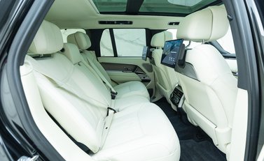 Land Rover Range Rover D350 First Edition 13