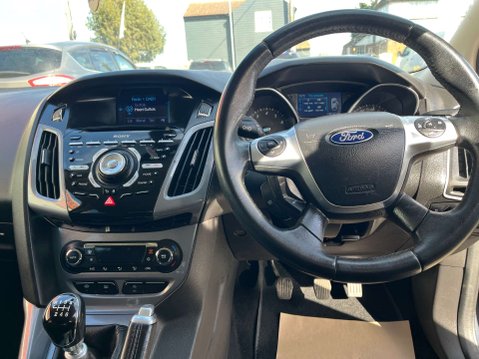 Ford Focus 1.0 Focus Titanium Navigator T 5dr 27
