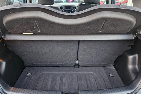 Hyundai i10 SE.. AUTOMATIC.. 1 PREVIOUS OWNER.. 6 SERVICE STAMPS,VERY WELL CARED FOR 17